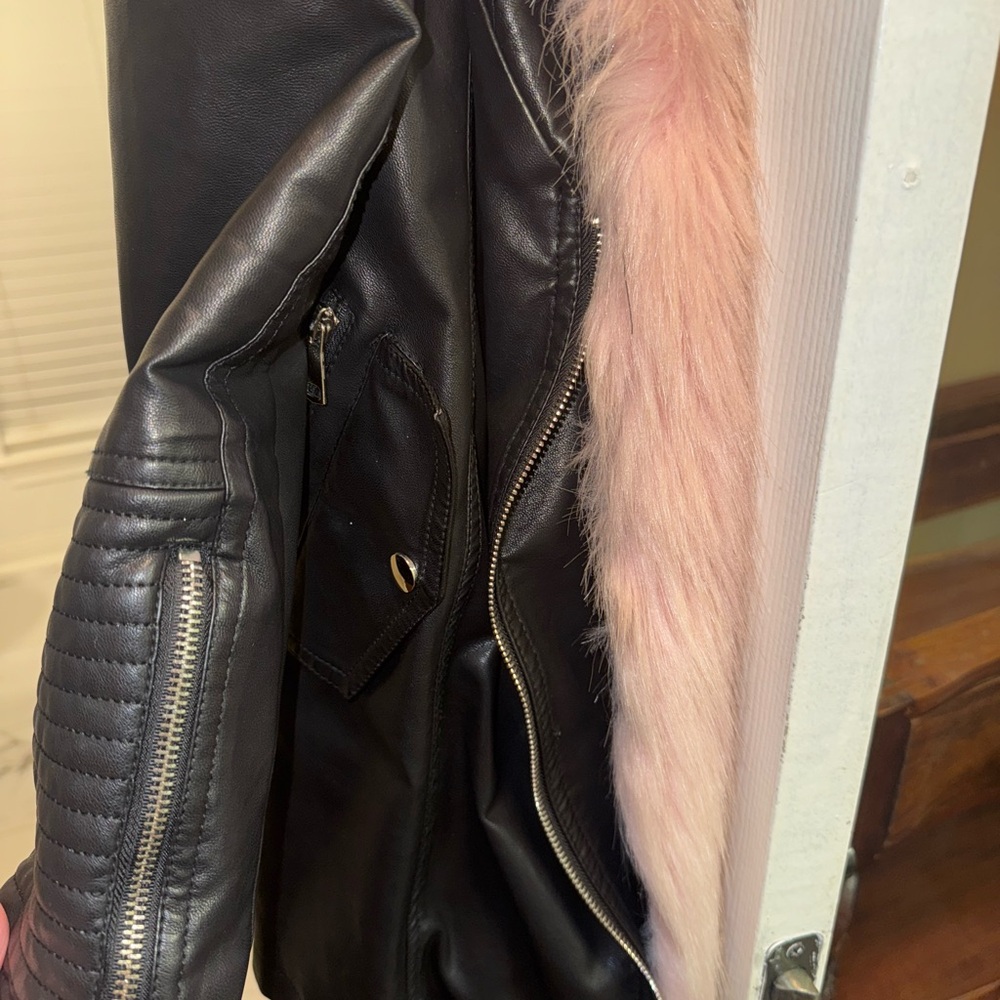 Women’s black faux leather jacket with pink fur - Picture 7 of 8